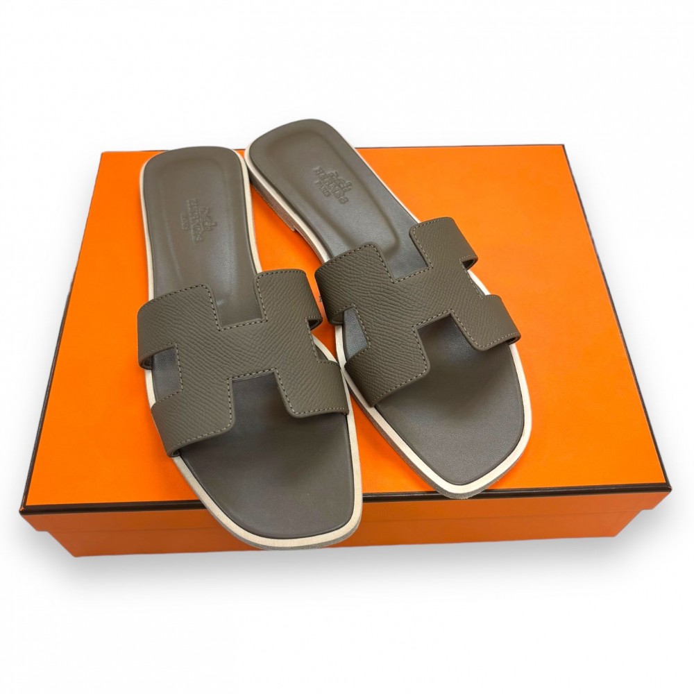 Accessories > Shoes
