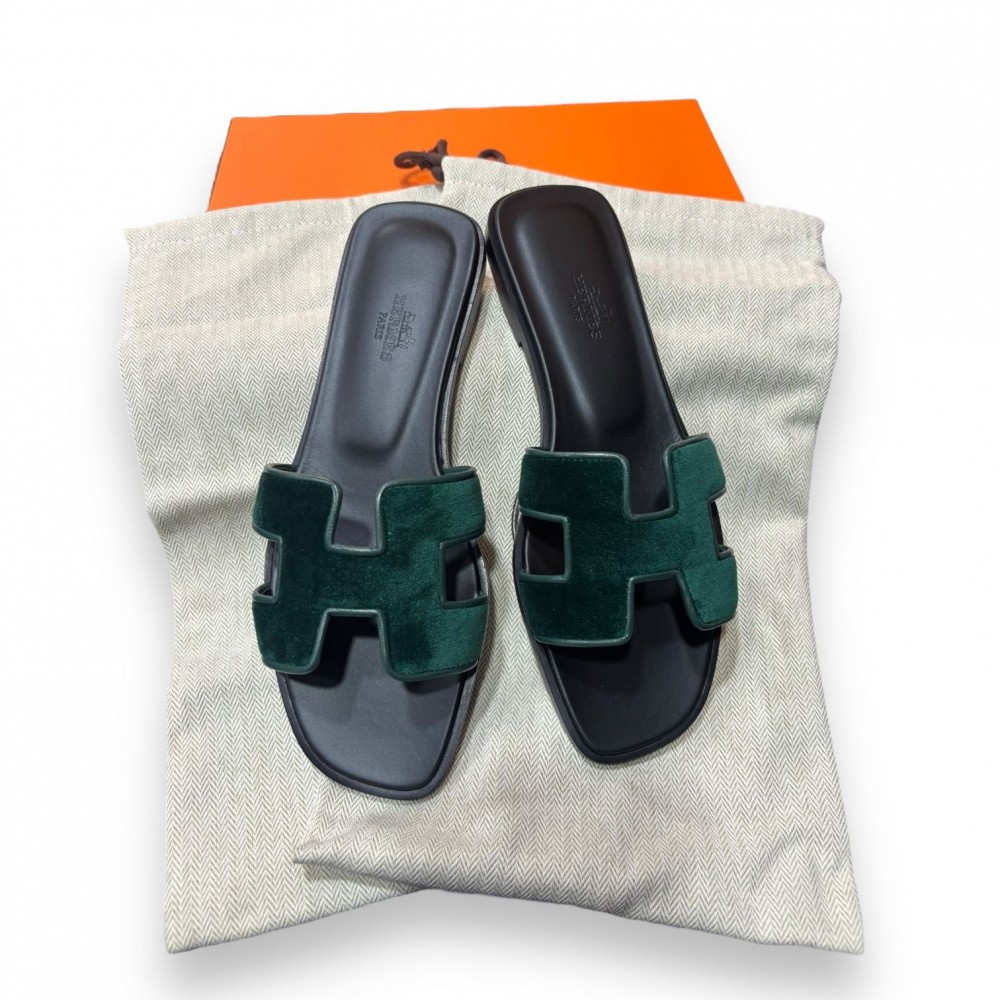 Accessories > Shoes
