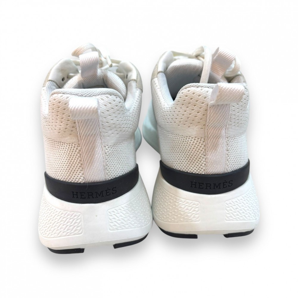 Accessories > Shoes