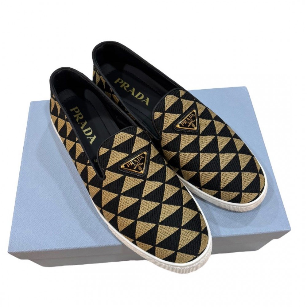 Accessories > Shoes