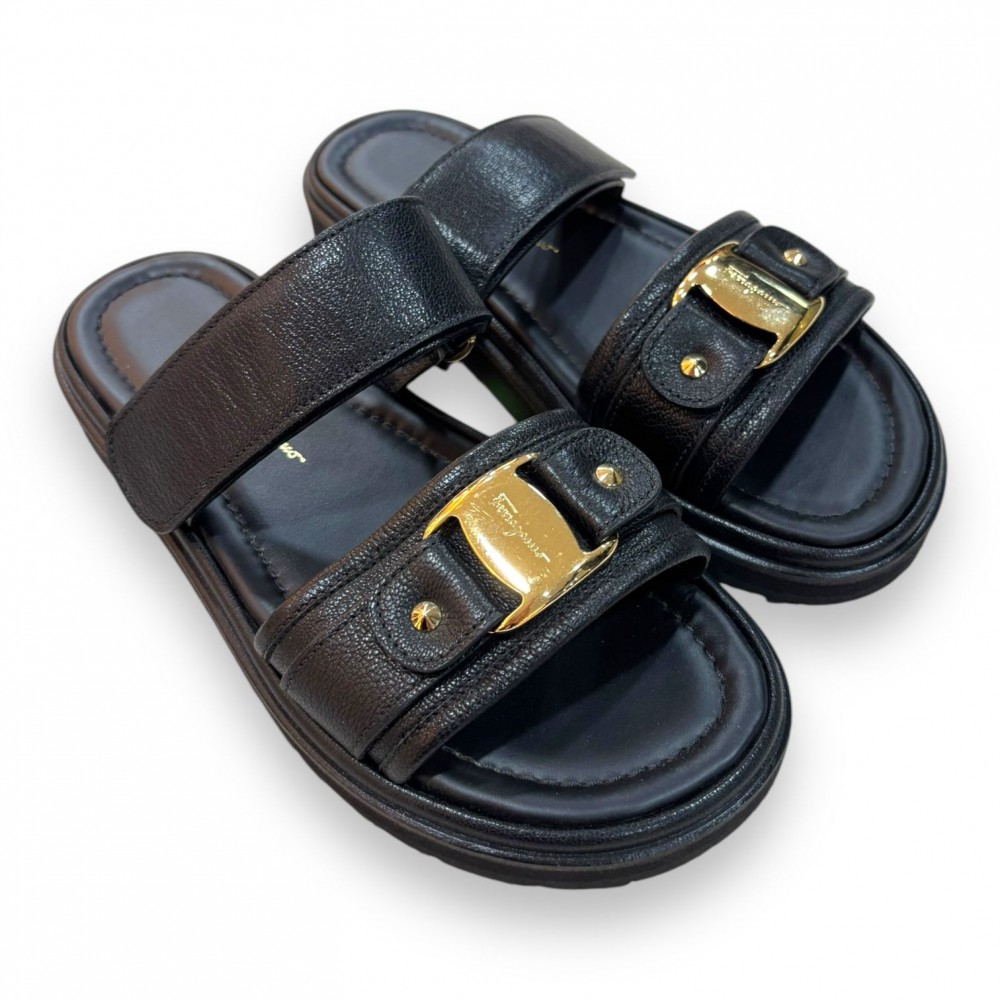 Accessories > Shoes