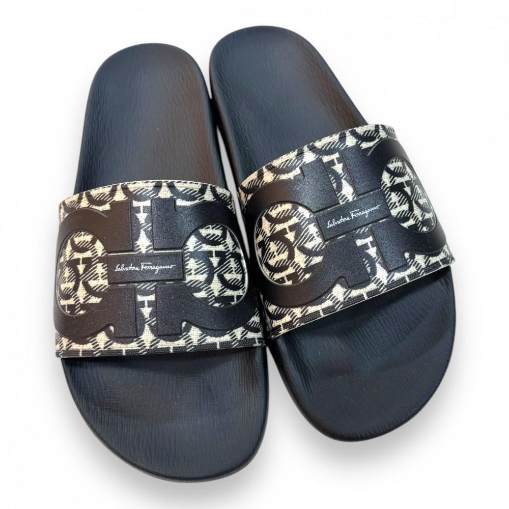 Accessories > Shoes