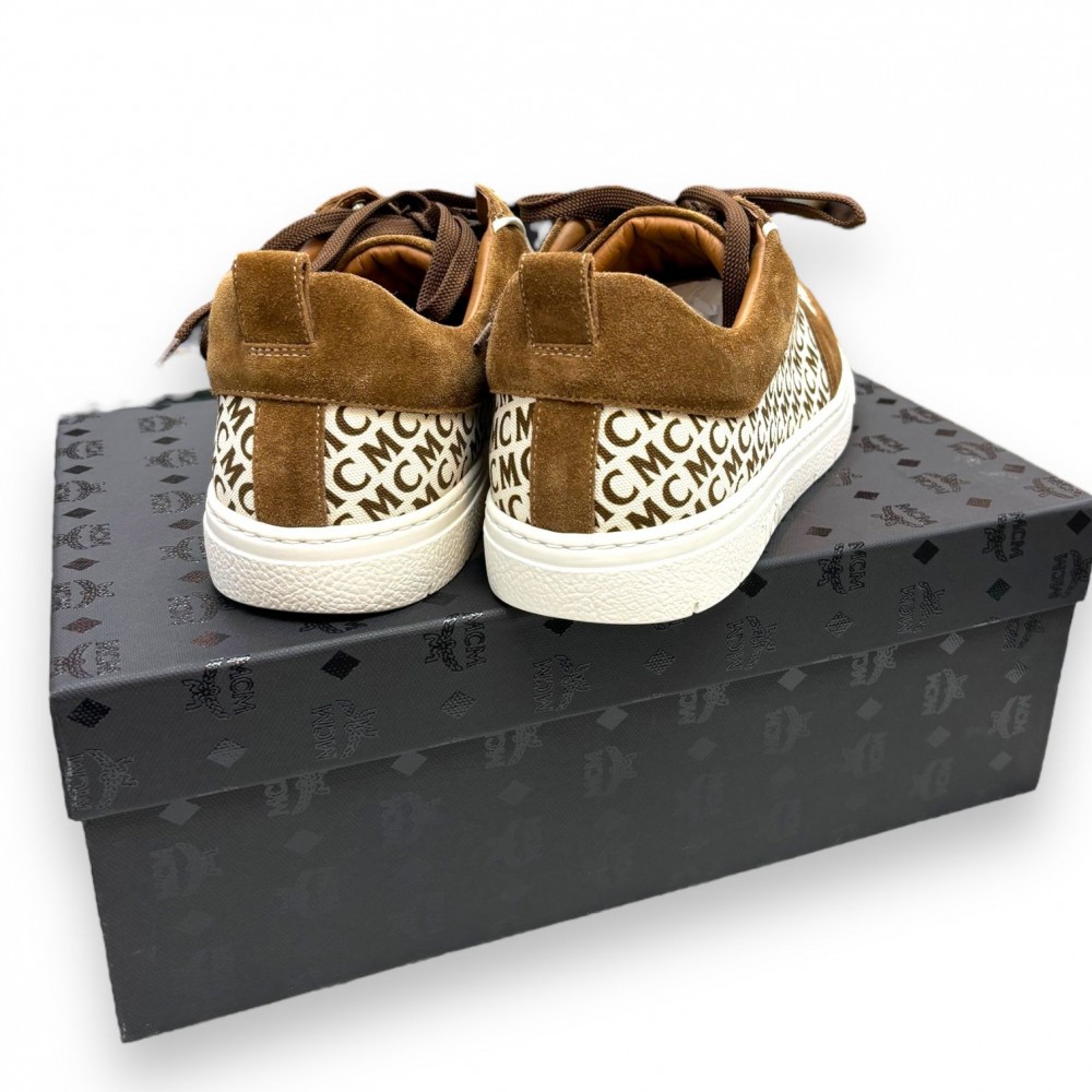 Accessories > Shoes