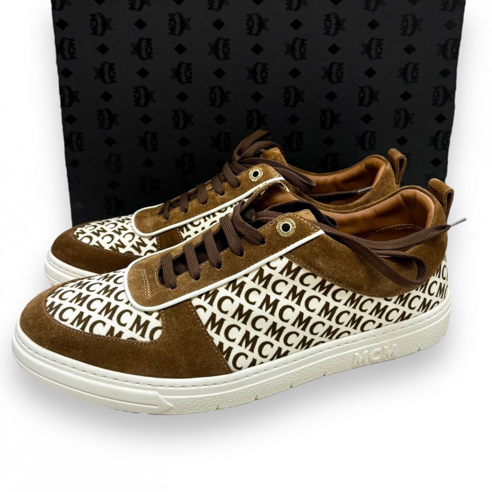 Accessories > Shoes